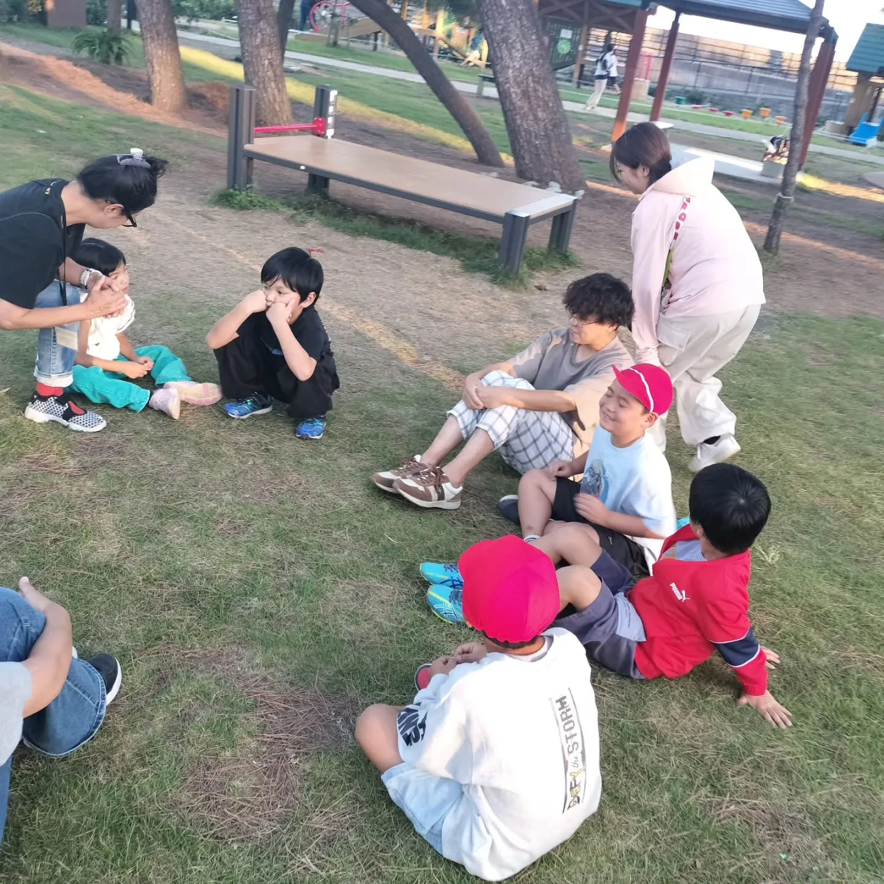 お天気の良い日に、みんなで公園にお出かけしてきました!